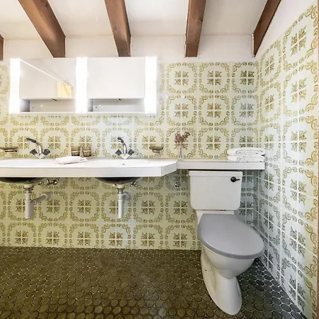 Appartement 4402 Geraeumige, Zweckmaessig Eingerichtete Maisonette-wohnung Mit Mit Blick Auf Engiadina *