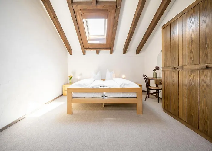 4402 Geraeumige, Zweckmaessig Eingerichtete Maisonette-wohnung Mit Mit Blick Auf Engiadina Vulpera