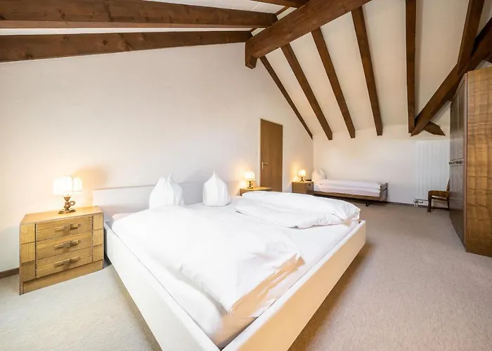 4402 Geraeumige, Zweckmaessig Eingerichtete Maisonette-wohnung Mit Mit Blick Auf Engiadina 武尔佩拉