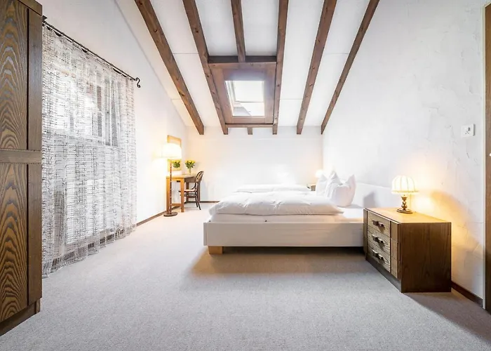 Апартаменты 4402 Geraeumige, Zweckmaessig Eingerichtete Maisonette-wohnung Mit Mit Blick Auf Engiadina