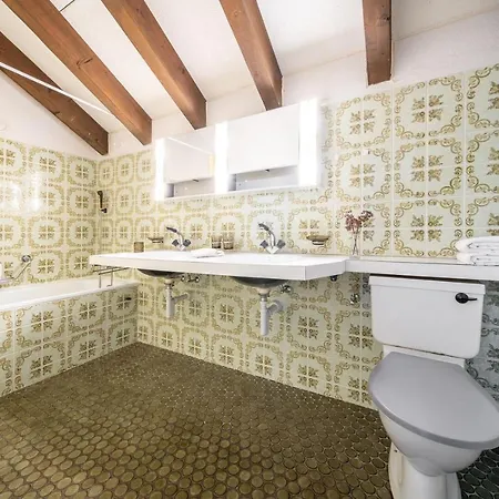 4402 Geraeumige, Zweckmaessig Eingerichtete Maisonette-wohnung Mit Mit Blick Auf Engiadina *